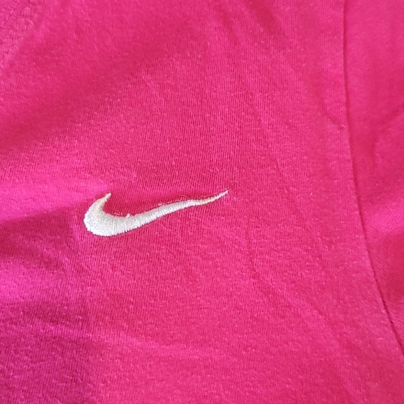 Nike embroidered logo pink v neck size medium - Picture 6 of 7
